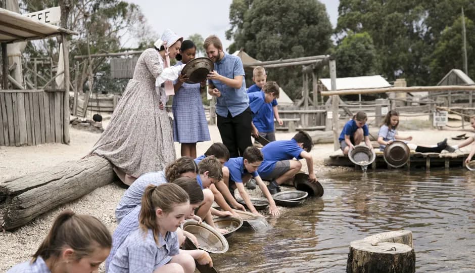 School children planning for gold